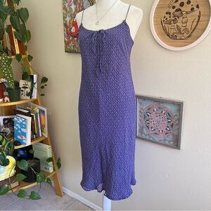purple patterned tie-front midi dress 🪻